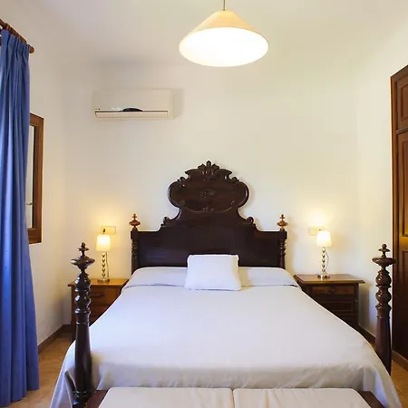 Villa Miquel Tomas *